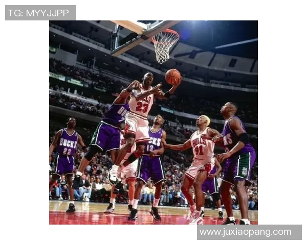 乔丹动作！文班丝滑假转身晃飞防守 凌波微步滑翔暴扣没人能拦